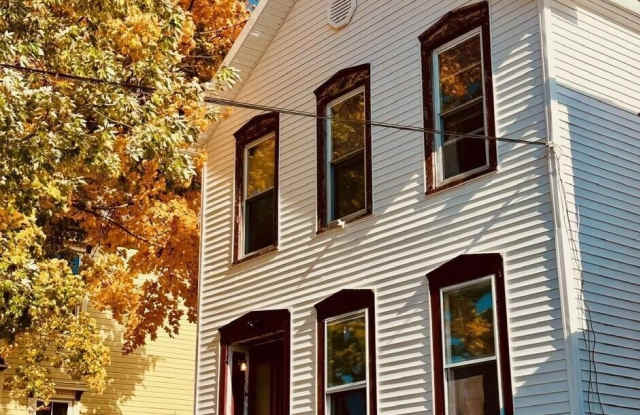 902 3rd Avenue - 902 3rd Avenue, Troy, NY 12182
