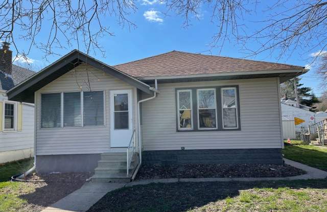 2 Bed/ 1 Bath with Garage - 158 15th Avenue, East Moline, IL 61244