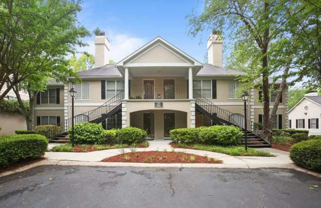 Charming 2-Bedroom, 2-Bathroom Rental with Sunroom in Peachtree Corners! photos photos