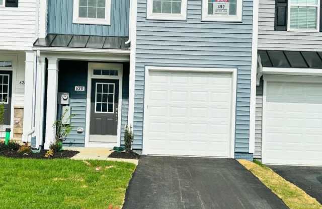 620 TRACY Way photos photos