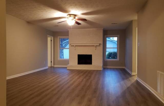 373 Agnes Court Gallery 2