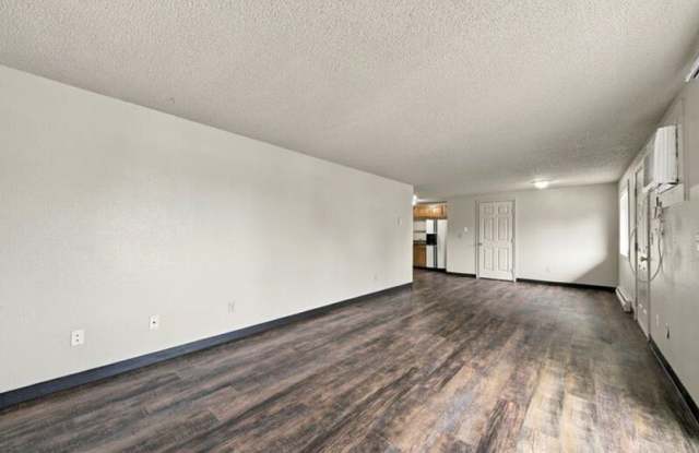 6208 W. Albany Ct. Gallery 4