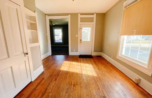 Coming Soon, For Rent: 258 SW 2nd St. 3 Bedroom, 2 Bathroom! Fenced in Backyard! Nice Porch! photos photos
