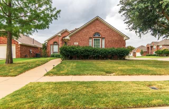1005 Carina Ct - 1005 Carina Court, Arlington, TX 76013