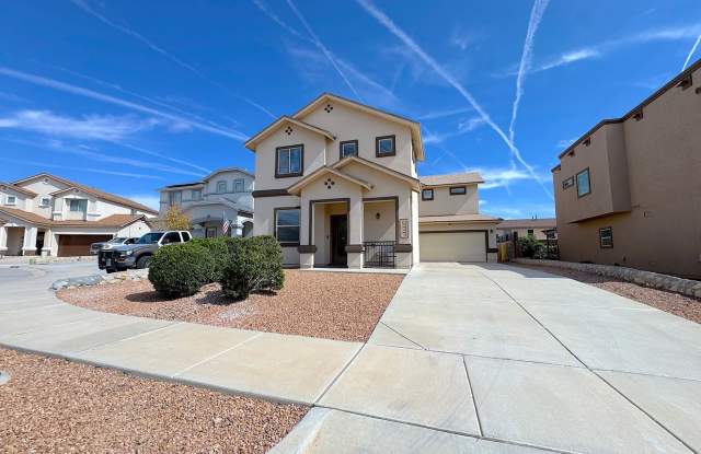 Sandstone Ranch Estates 4 bed/2.5bath with Refrig A/C and bonus Loft and Office! Gallery 1