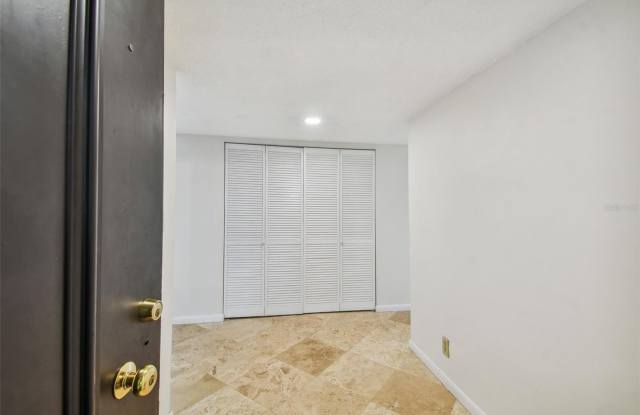 100 OAKMONT Lane Gallery 3
