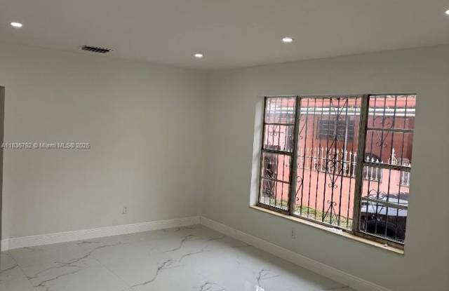 1515 NW 26th Ave photos photos
