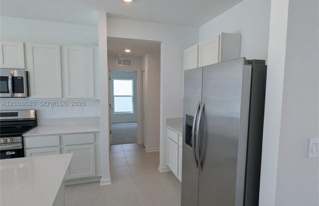 2175 CHRIS DR Gallery 4