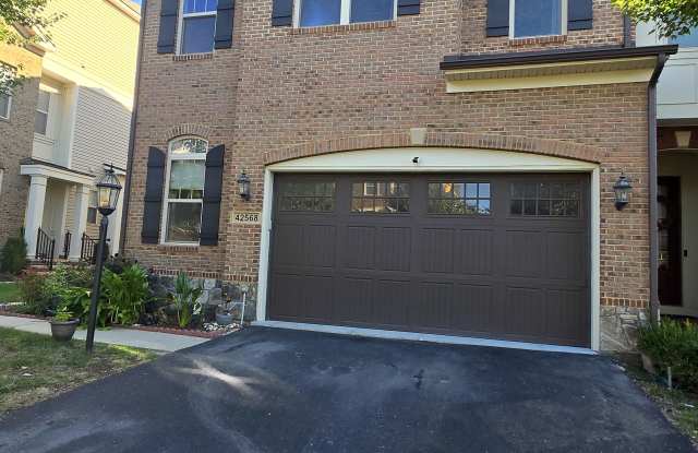 42568 Dreamweaver Drive Gallery 1