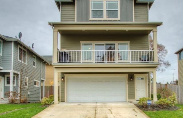 15023 5th Ln S - 15023 5th Lane South, Burien, WA 98148