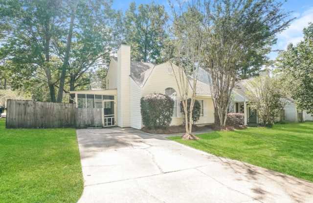 327 North Grove Circle Gallery 1