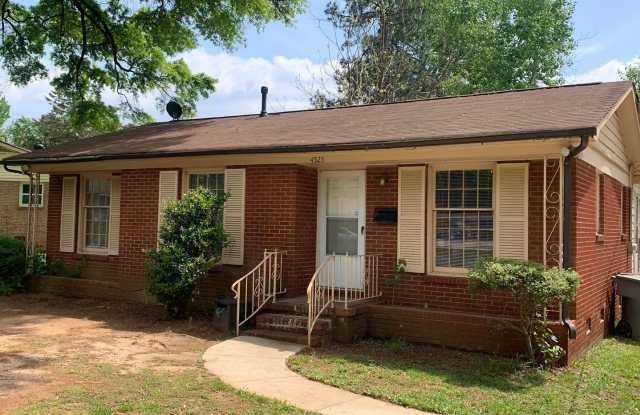 Charming Three Bedroom Home in Brookfield! photos photos