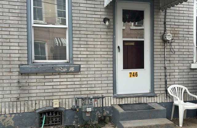 746 Laufer Street Gallery 2