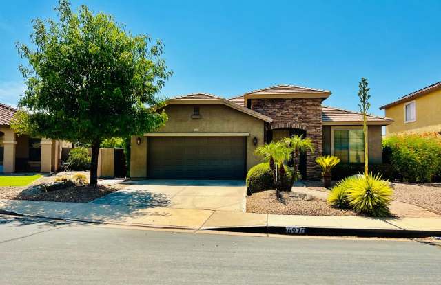 Adorable, model perfect house is the cream of the crop!! - 6970 South Silver Drive, Chandler, AZ 85249