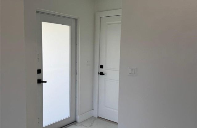4677 Golfview Boulevard Gallery 4