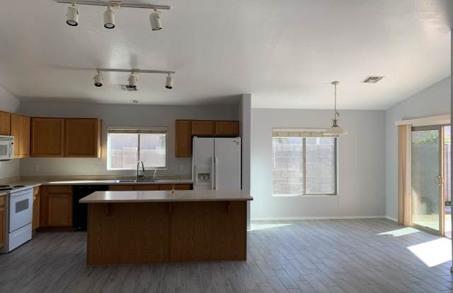 14938 N 172ND Drive Gallery 3