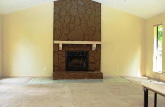 4337 Woodcrest Court Gallery 3