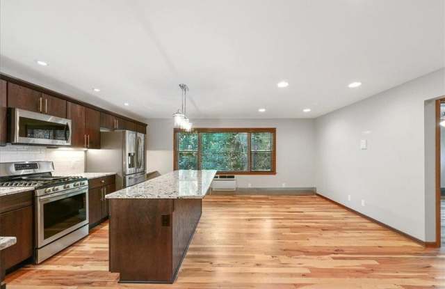 401 Ridgewood Avenue Gallery 3