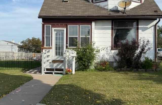 667 Saint Anthony Avenue - 667 Saint Anthony Avenue, St. Paul, MN 55104