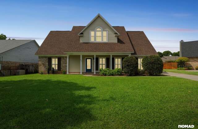 Spacious 4BR House in Pensacola; Pool photos photos