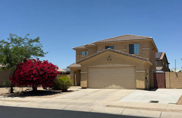 Large backyard and spacious home photos photos Large backyard and spacious home photos photos