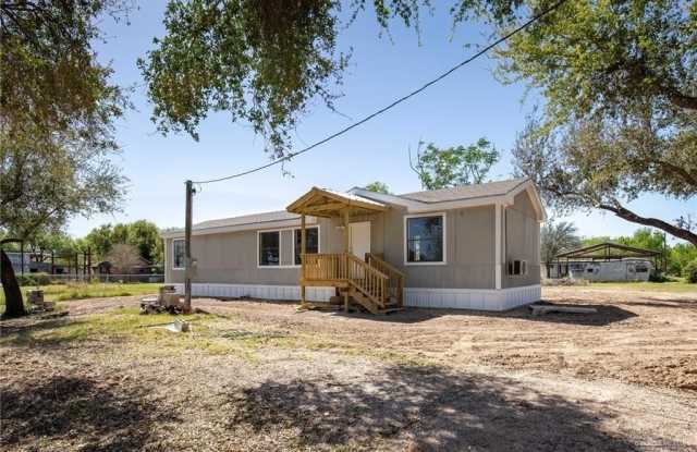 1221 S Cesar Chavez Road photos photos