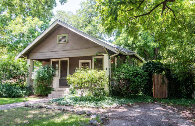 Adorable Hyde Park Property on Corner Lot - 4400 Avenue D, Austin, TX 78751