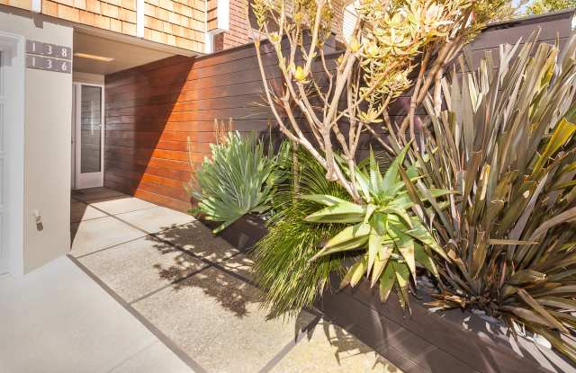 136 Clifford Terrace Gallery 2