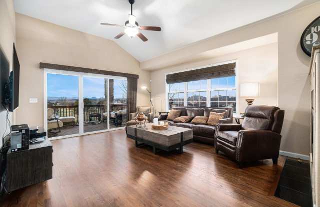 Patio home with mountain views!! Gallery 3