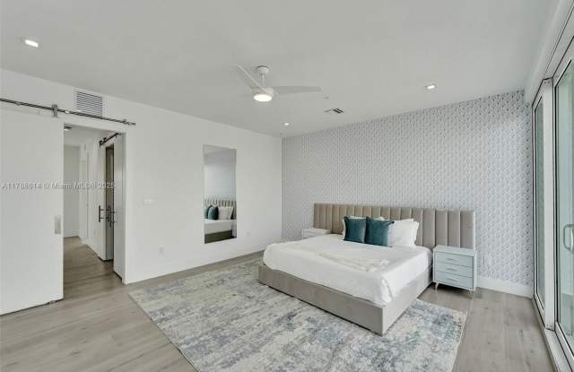 1222 NE 15th Ave photos photos
