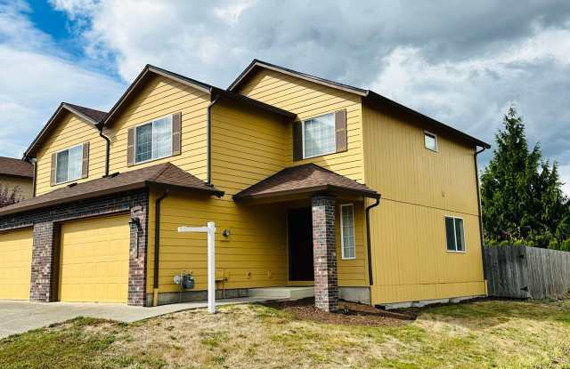 Newly Updated in Great Location Gallery 4