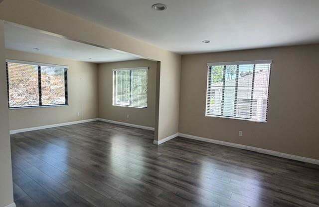 701 South Glenoaks Boulevard photos photos