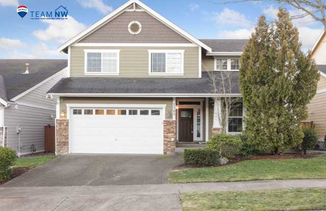 Move in Ready! Glorious 4 bedroom, plus den, plus bonus room! - 7705 Whitney Avenue Northeast, Lacey, WA 98516