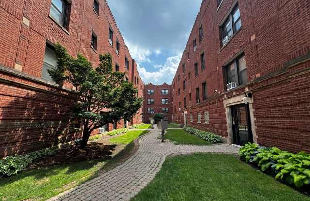 1 Bedroom in Prime East Rogers Park Location Near Loyola Park & Beach! photos photos