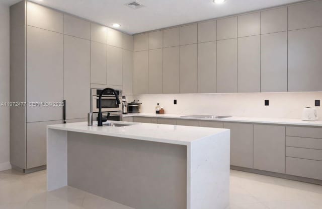 829 NE 191st Street, Miami, FL 33179 photos photos