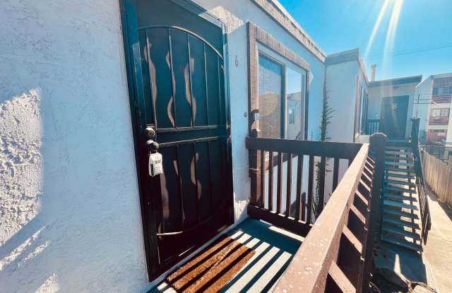 Move In Special-$1000 Off-City Heights Fully Renovated One Bedroom Gated Condo with Garage Gallery 3