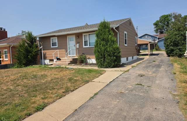 Centrally Located Three-Bedroom, Two-Bathroom House for Rent! photos photos Centrally Located Three-Bedroom, Two-Bathroom House for Rent! photos photos