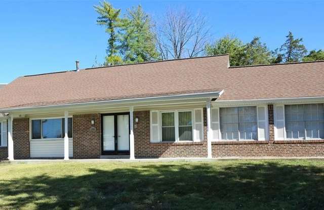 12901 Fernway Lane - 12901 Fernway Lane, Creve Coeur, MO 63141