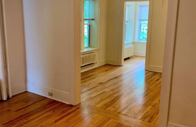 2222 Girard Ave S photos photos
