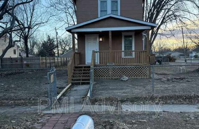 1304 NE Forest Ave photos photos