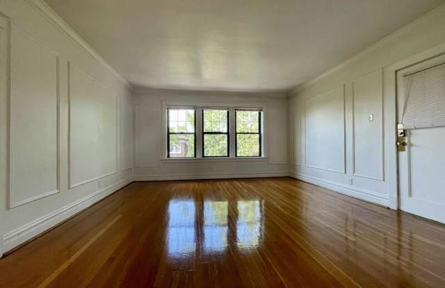 6332 North Rosebury Avenue 1W Gallery 2