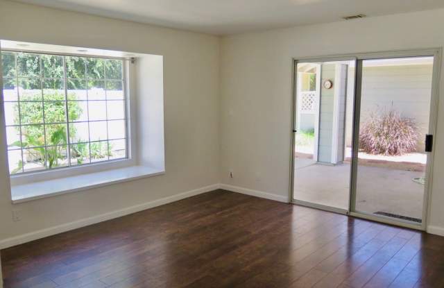 5655 Pembroke Court Gallery 4