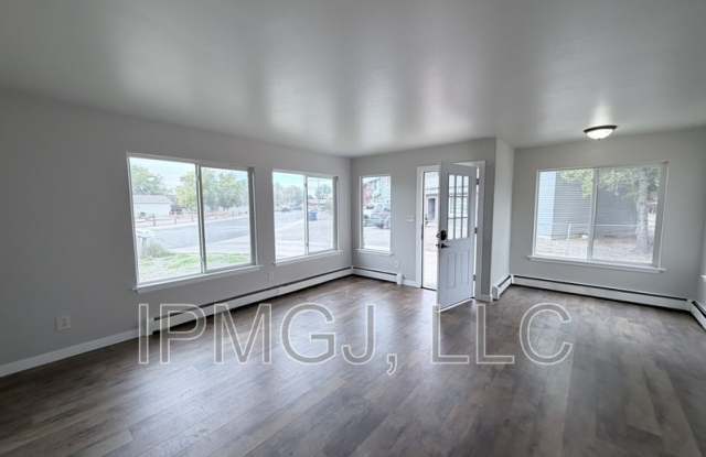 564 Garfield Drive Gallery 2
