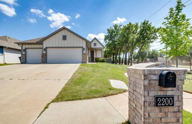 3 Bed 2 Bath Corner Lot In Edmond Schools! photos photos