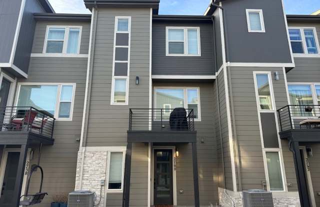 Westminster Station - Almost new- Pride Of Ownership! photos photos