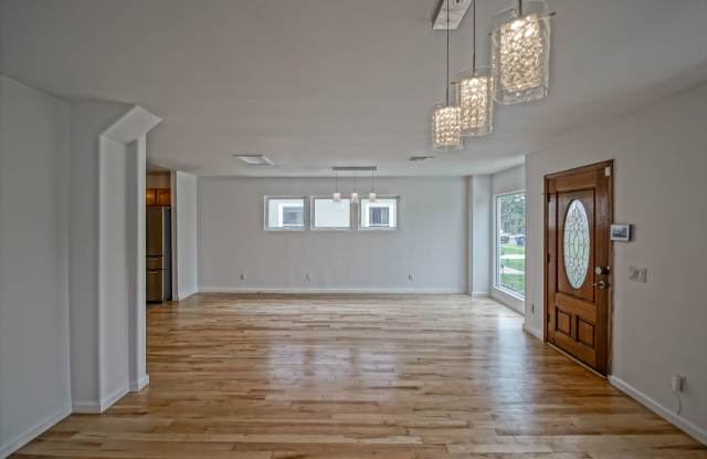 REMODELED, BRIGHT  SPACIOUS, 2-STORY HOME ON QUIET CUL-DE-SAC STREET W/ OPEN LIVING SPACE, BEAUTIFUL PRIMARY W/ DECK, COVERED PATIO  HUGE YARD CLOSE TO EVERYTHING! - 4434 Dawes Avenue, Los Angeles, CA 90066