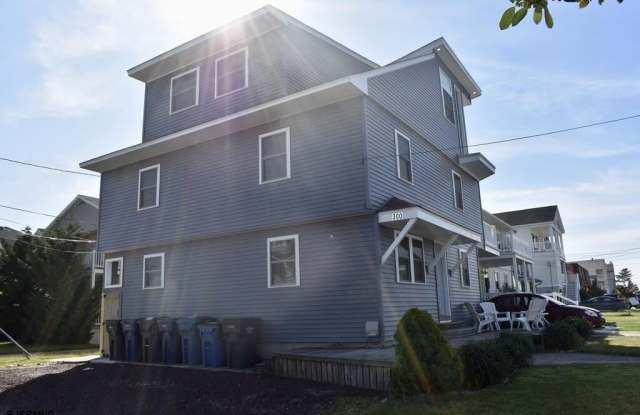 300 Beach Ave E photos photos 300 Beach Ave E photos photos