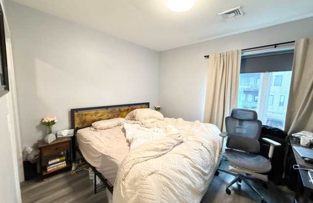 South Boston Renovated 2 Bed / 2 Bath – Garage Parking – Roof Deck – 9/1 photos photos