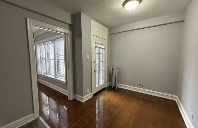 6948 North Ashland Boulevard Gallery 3