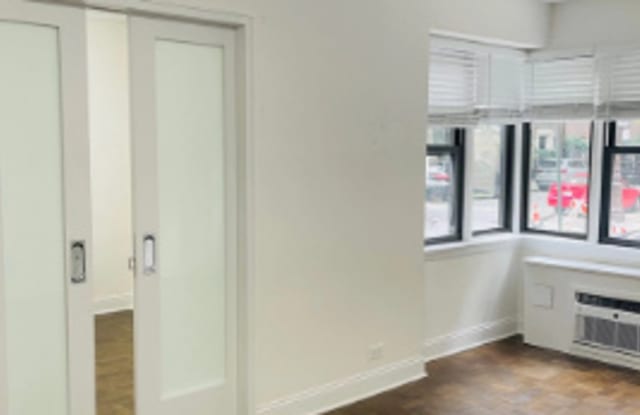 30 Beekman Place Gallery 4